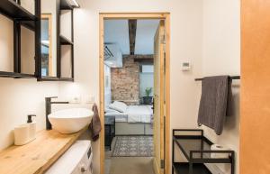 Quiet center studio with private parking