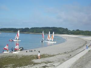 Maisons de vacances Maison a 100 m de la plage, port et commerces a pieds -Les gites de Rhuys : photos des chambres