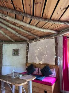 B&B / Chambres d'hotes Le Nid Dans Les Bruyeres : Chambre Double avec Salle de Bains Privative