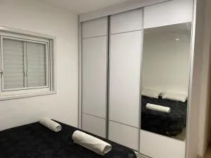 דירת 4 חדרים מתוקה ברחובות מרכז העיר קרובה לכל מקום - Kiryat Ekron