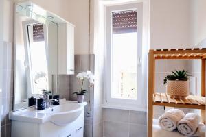 Casa Cornelia Station