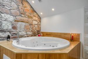 Le Bain de Diane - Maisons Paladins