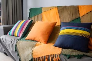 Apt 2 quartos, piscina. garagem, churrasqueira, ar e 2 WC