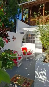 Amanda's Place Green Studio - pool and tropical garden - Caye Caulker
