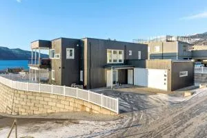 Moderne einebustad - 旺斯内斯