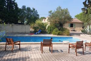 Maisons de vacances Mas interieur renove 4 chambres piscine : photos des chambres
