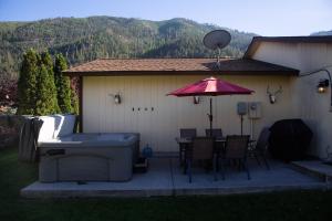 Mountain Views from the Hot Tub