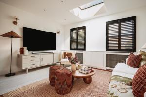 The Elegant Fulham Maisonette with Terrace