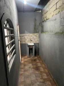 Casa 1 ótima localização, reformada e moveis novos