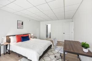 East 116 I Corporate 1Bd Suite in Rochester I Gym