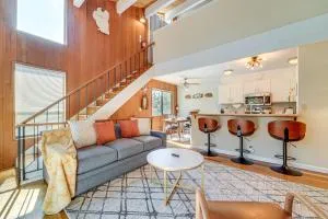 5 Mi to Northstar Bear Den Home with Decks! - Reno