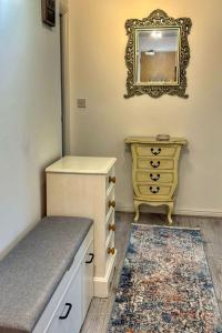 2 bed room , ensuite Flat close to Heathrow, Windsor , Langley