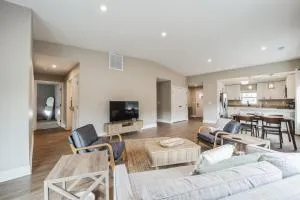 Serene 2-Bedroom Condo in Traverse City - 卡尔卡斯卡
