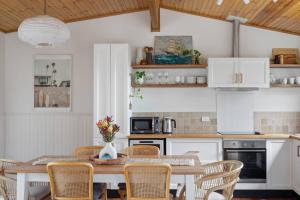 Bush Hideaway by the beach