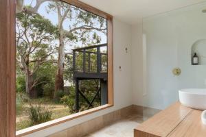 Bush Hideaway by the beach