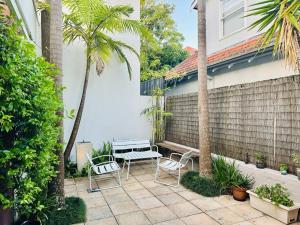 House 3 bedrooms 2 baths 2 parkings in Mosman