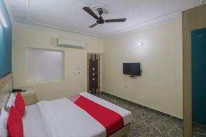 Capital O Crown Inn Near Appu Ghar