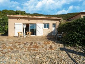 Cosy villa in Montouliers with private pool