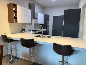 Casa completa 3 recamaras cerca de Nuevo Costco