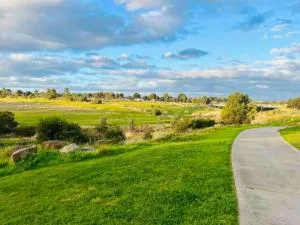 A spacious Vacation Home nearby Melbourne Airport - Sydenham