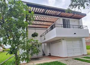 Casa en la Mansión Ginebra WIFI - Puente Rojo