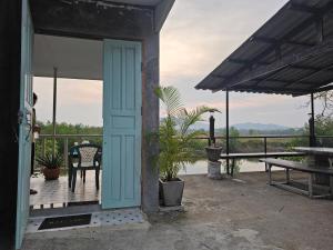 A small house next to the canal