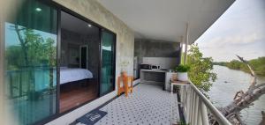 A small house next to the canal