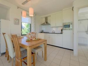 Bungalow in Sondel near Slotermeer Lake