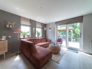 Holiday home with Jacuzzi 200m from the beach