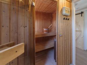 Holiday home with Jacuzzi 200m from the beach