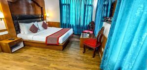 The Red Apple Manali