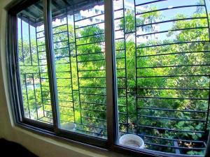 Studio Room Close to Quest Mall