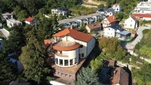 Raca Retreat - Récse