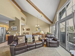 B6 Tarn Landing 1Br Loft, 3Ba condo