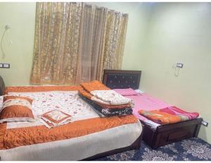 Hotel Al-Azizia, Srinagar