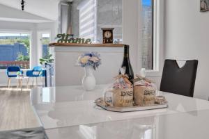 ModernOasis with AC&MovieRoom close to Downtown15 Banff 60