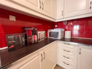 WSD Piraeus Cozy 2BD Apt with City View Balcony Near Neo Faliro Subway
