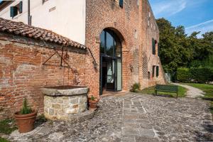 Old Well Country mansion 3200SquareFeet