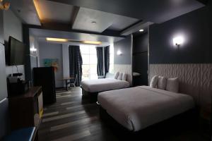 Days Inn & Suites by Wyndham Milwaukee