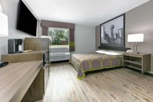 Super 8 by Wyndham Waxahachie TX - Midlothian