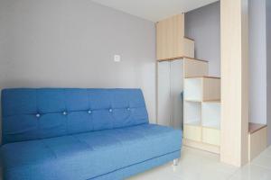 Comfy and Minimalist Studio Dave Apartment near Universitas Indonesia By Travelio