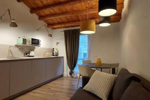 Attico con balcone sulla Scalinata di Caltagirone, con vista mozzafiato, cucina attrezzata e ottima connessione Wi-Fi