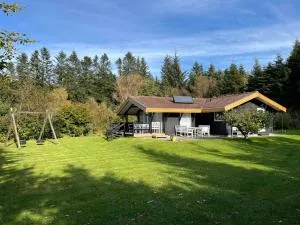 Cozy Holiday Home With Space For Relaxation - Løgstør