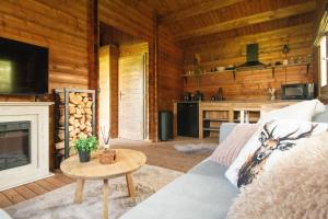 Old Deer Lodge by Neeltje Soet