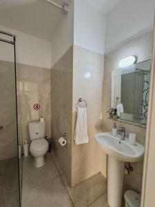 1B Seaside Orchid, Sea, Center