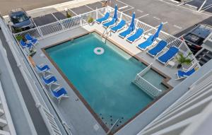 7203 Atlantic Ave, Unit 205