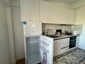 Sunny Apartment Tirana