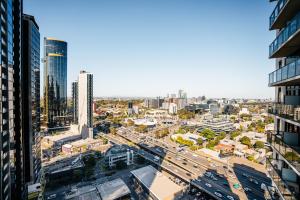 Spacious Family Southbank Residences with CityView