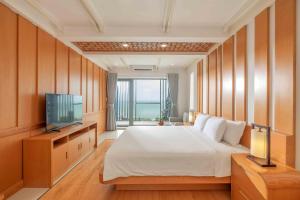 Trân Châu Beach & Resort