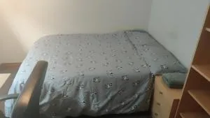 Double room close to uni & shopping center & free parking - Canley